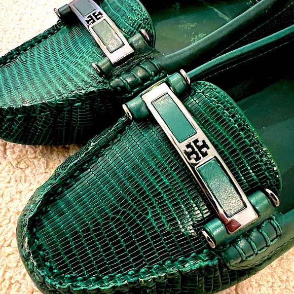 Tory Burch Shoes - TORY BURCH flats drivers loafers. 💚💚💚. RARE and UNIQUE.